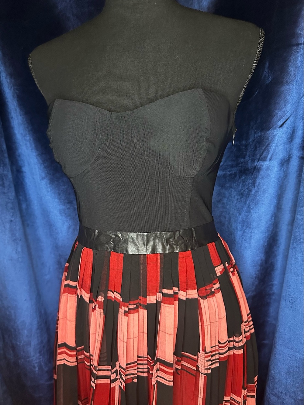 Forever 21 Exclusive Strapless Dress - Picture 5 of 7
